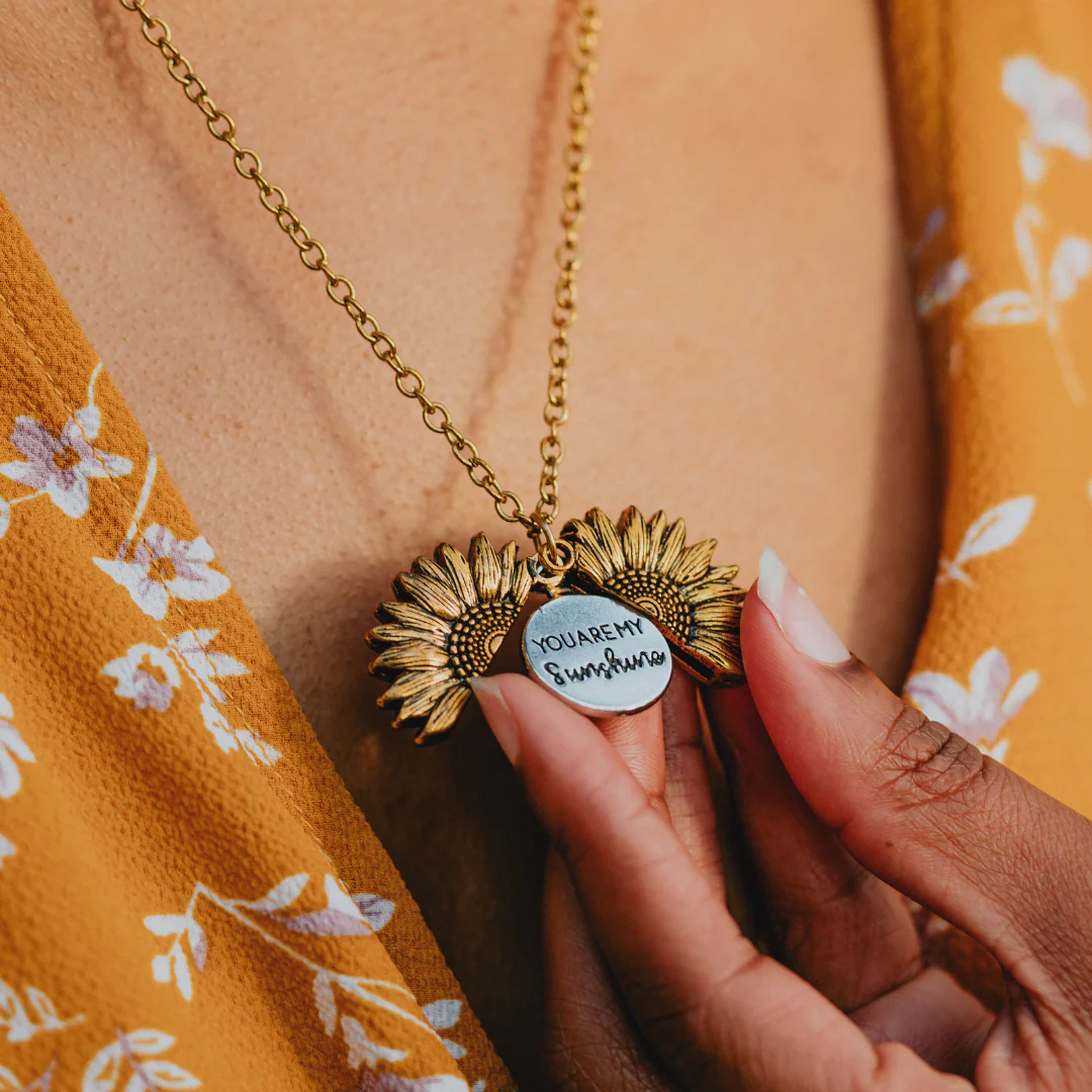 L'Éclat du Soleil – Collier Symbolique